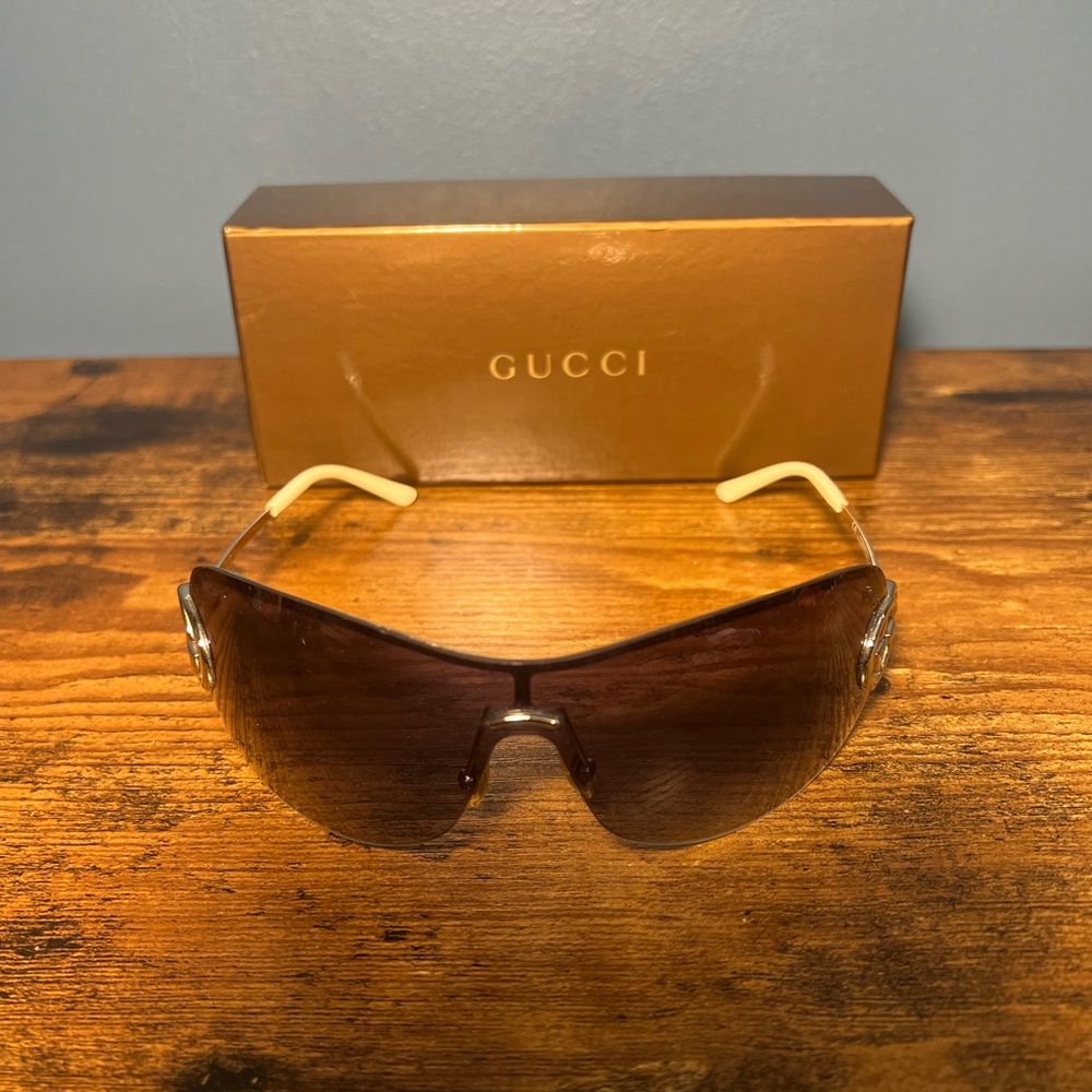 Gucci Vintage Interlocking Logo Sunglasses With Box